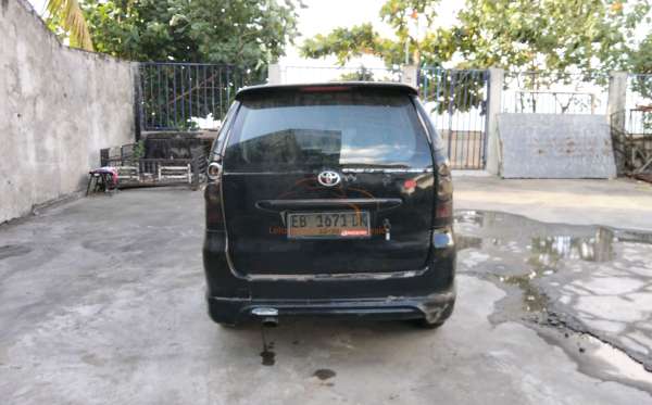 TOYOTA AVANZA