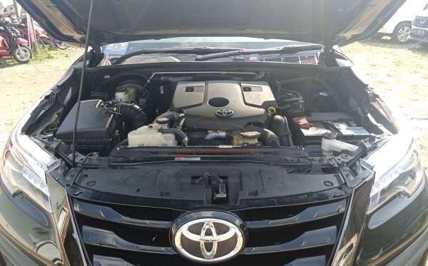TOYOTA FORTUNER 2.4 VRZ