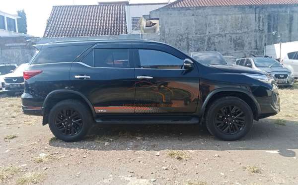 TOYOTA FORTUNER 2.4 VRZ