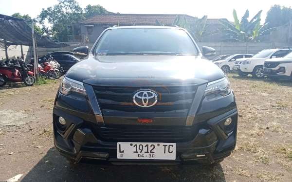TOYOTA FORTUNER 2.4 VRZ