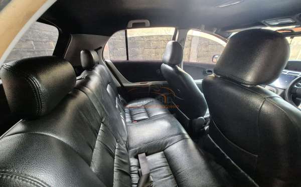 TOYOTA YARIS E