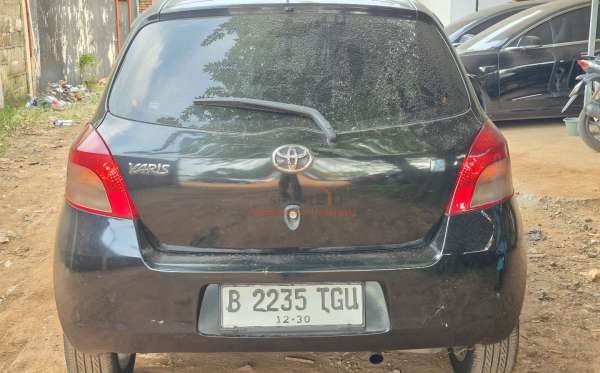 TOYOTA YARIS E