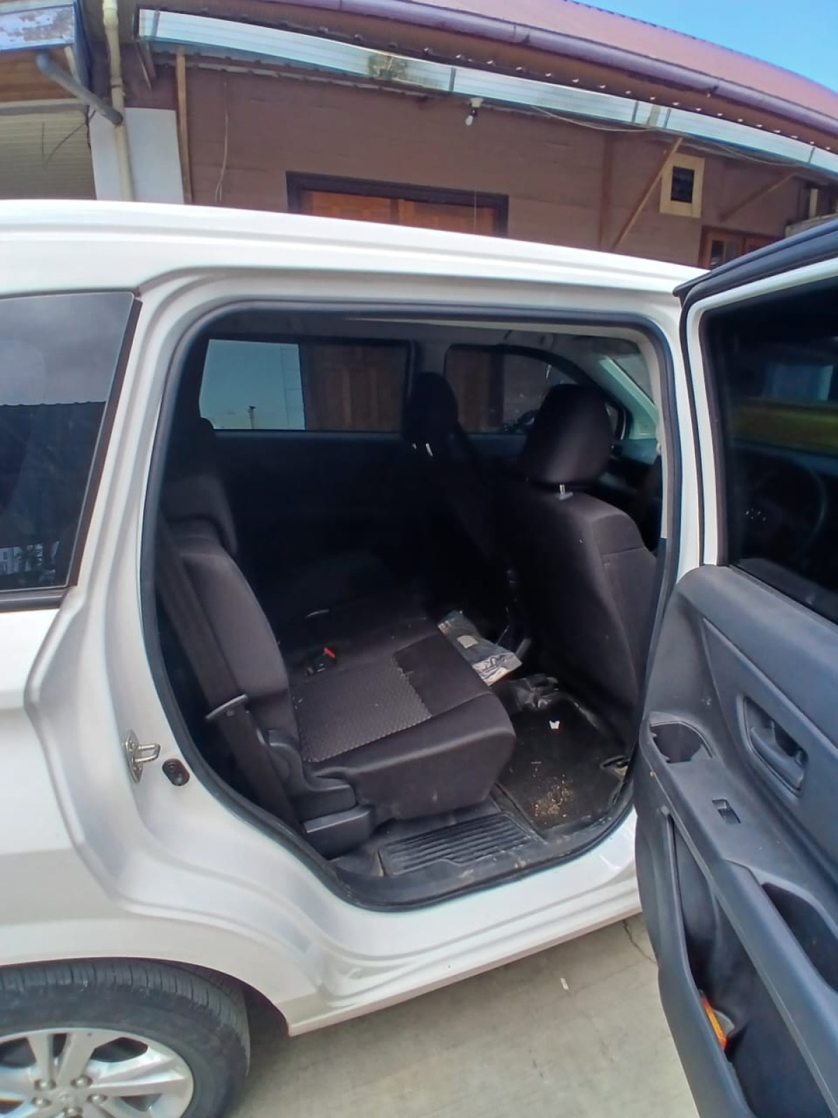 TOYOTA  AVANZA