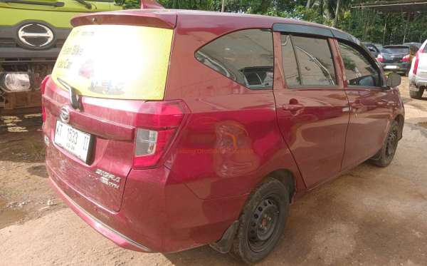 DAIHATSU  SIGRA  M