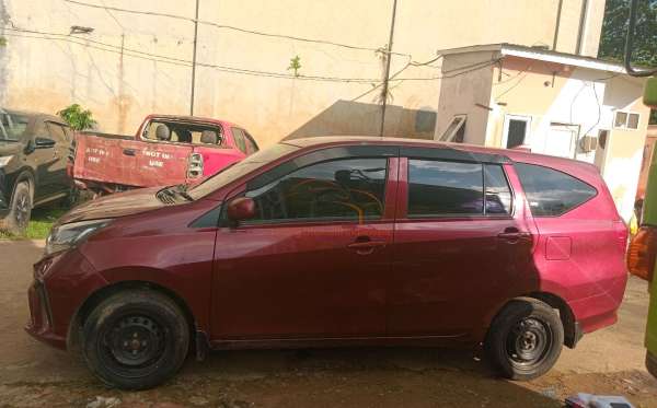 DAIHATSU  SIGRA  M