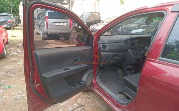 DAIHATSU  SIGRA  M
