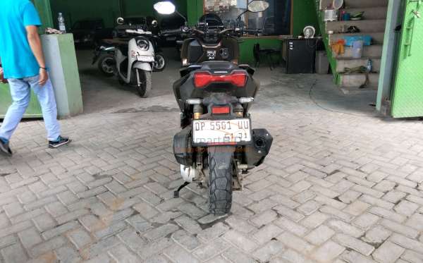 HONDA  ADV