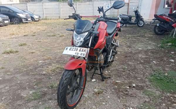 HONDA CB 150 R
