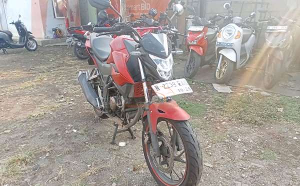 HONDA CB 150 R