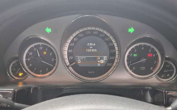MERCEDES BENZ E 300