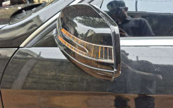 MERCEDES BENZ E 300