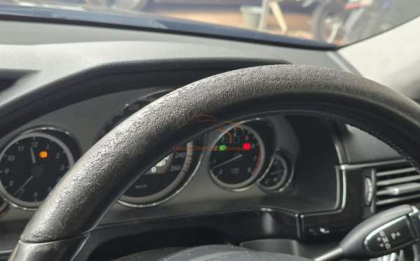 MERCEDES BENZ E 300