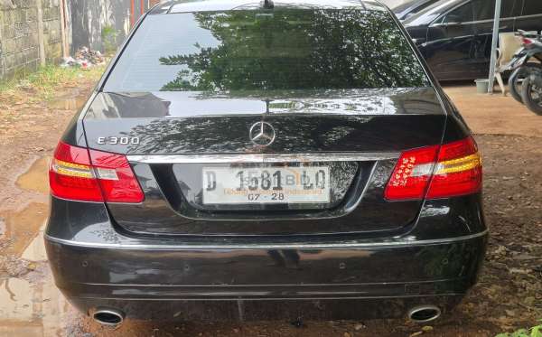 MERCEDES BENZ E 300