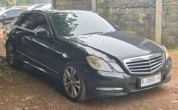 MERCEDES BENZ E 300