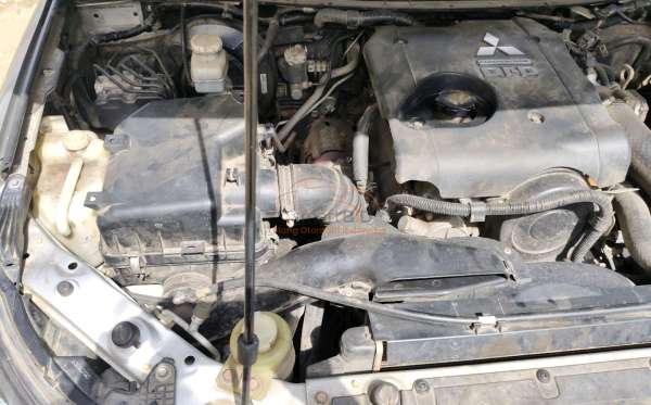MITSUBISHI PAJERO SPORT GLX