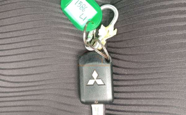 MITSUBISHI PAJERO SPORT GLX