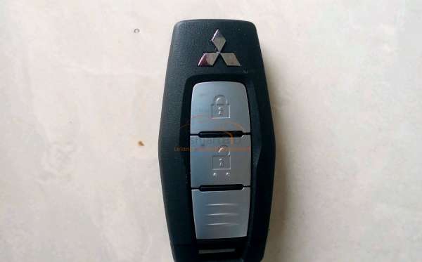 MITSUBISHI TRITON 2.4L DC ULTIMATE (4X4)
