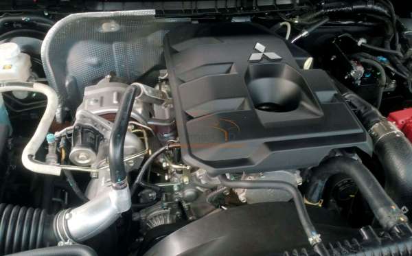 MITSUBISHI TRITON 2.4L DC ULTIMATE (4X4)