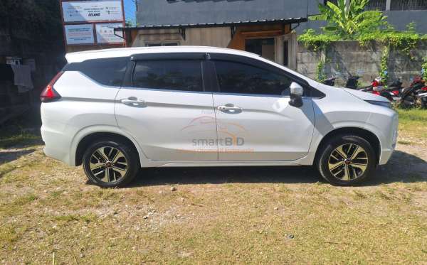MITSUBISHI XPANDER SPORT