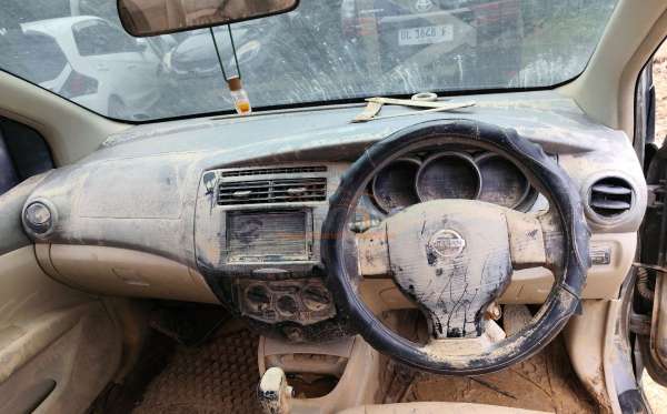 NISSAN  LIVINA GRAND  XV
