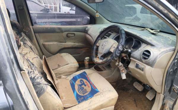 NISSAN  LIVINA GRAND  XV