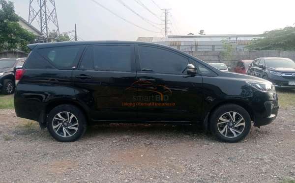 TOYOTA INNOVA 2.4 G