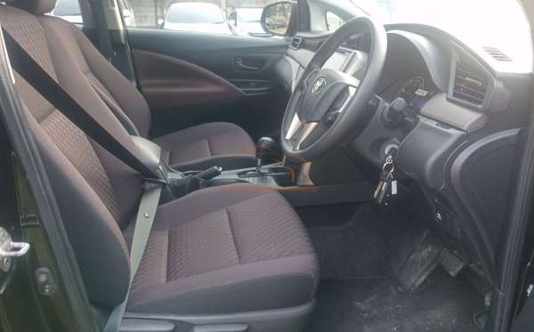 TOYOTA INNOVA 2.4 G