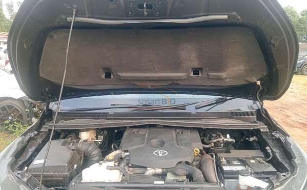 TOYOTA INNOVA 2.4 G