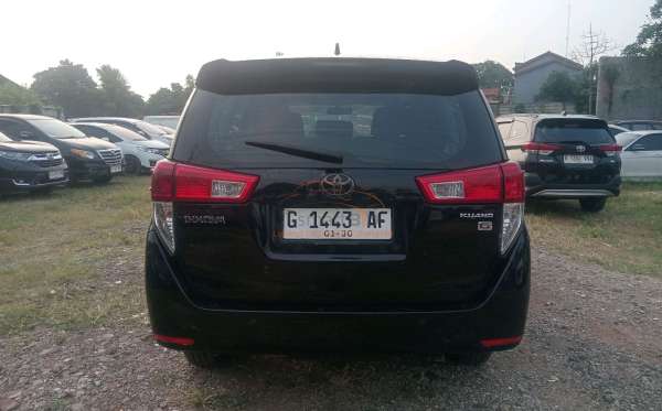 TOYOTA INNOVA 2.4 G