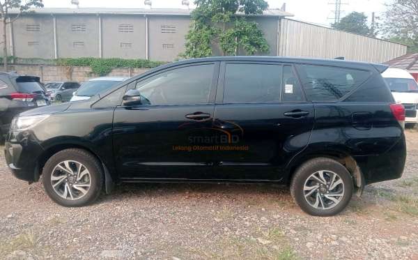 TOYOTA INNOVA 2.4 G