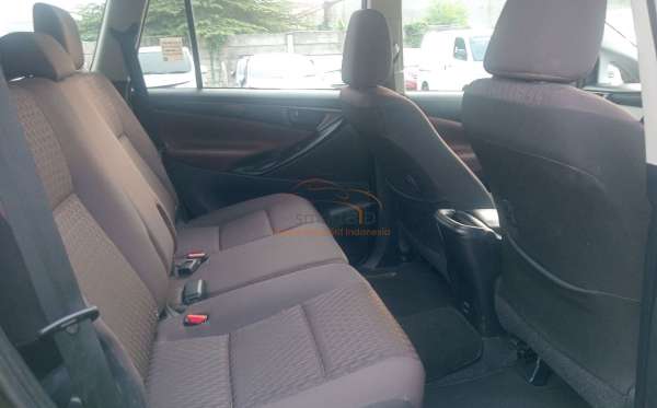 TOYOTA INNOVA 2.4 G