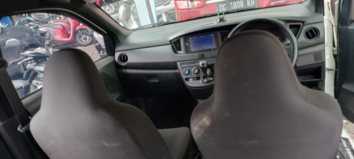 DAIHATSU SIGRA  D