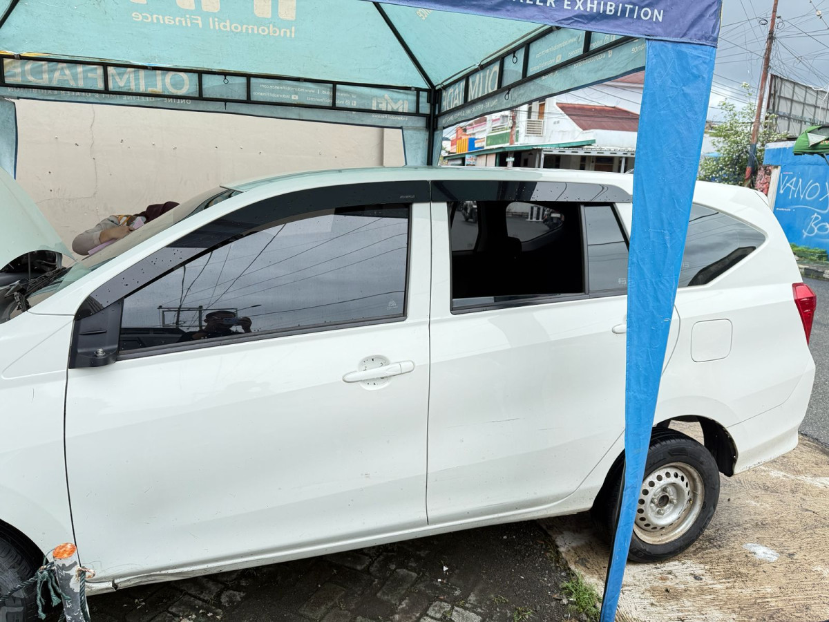DAIHATSU SIGRA  D