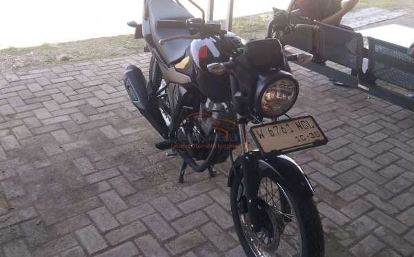 HONDA CB 150 Verza