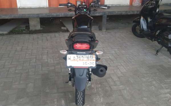 HONDA CB 150 Verza