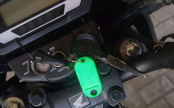 HONDA CB 150 Verza