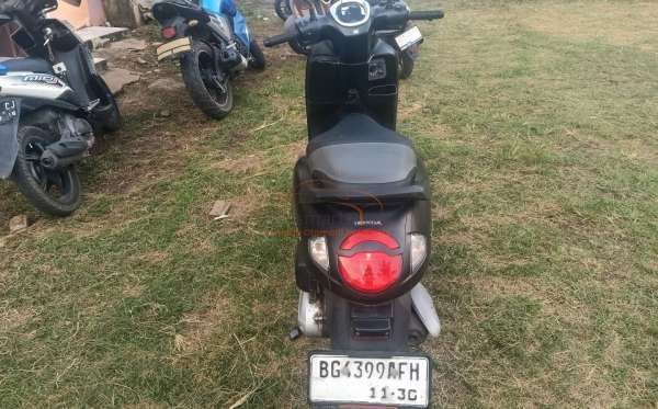 HONDA SCOOPY PRESTIGE