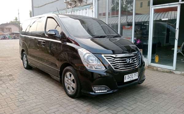 HYUNDAI H-1 2.4 AT