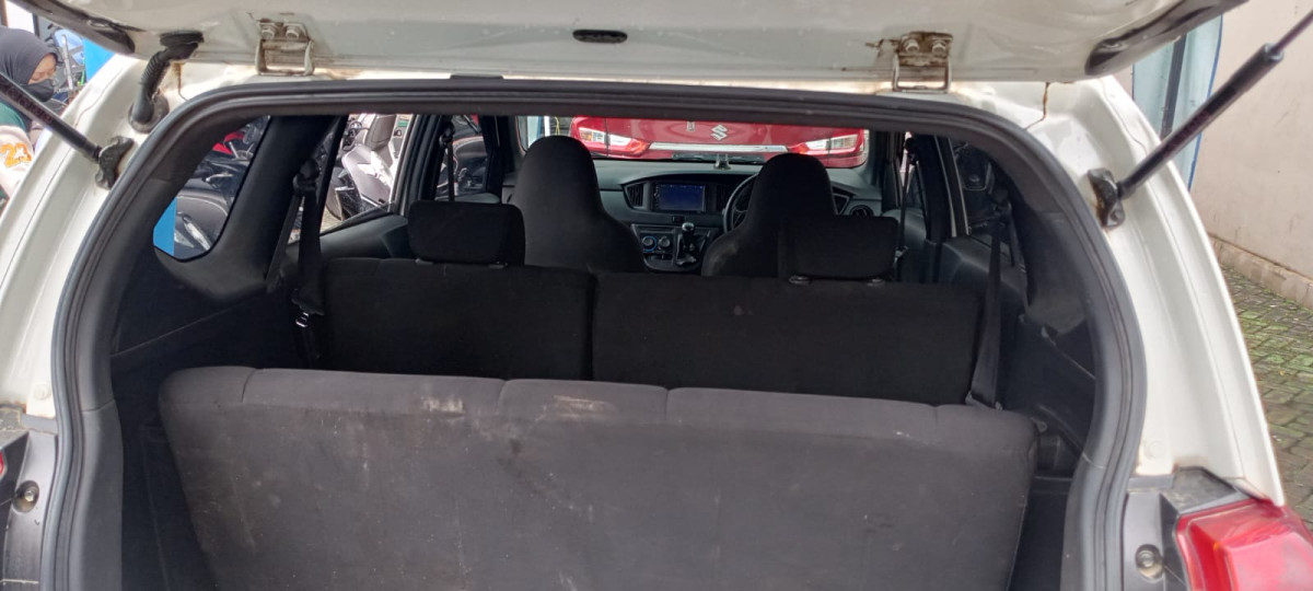 DAIHATSU SIGRA  D