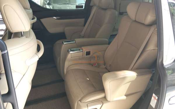 TOYOTA ALPHARD 2.5 G