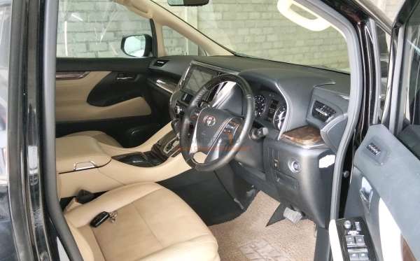 TOYOTA ALPHARD 2.5 G