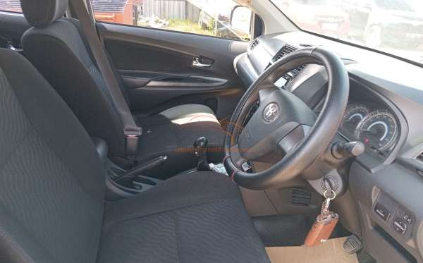 TOYOTA AVANZA VELOZ