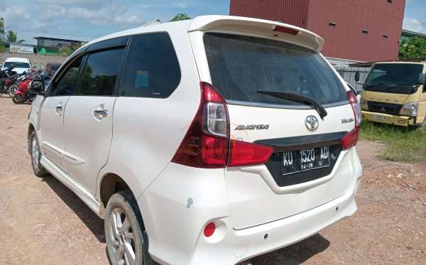 TOYOTA AVANZA VELOZ