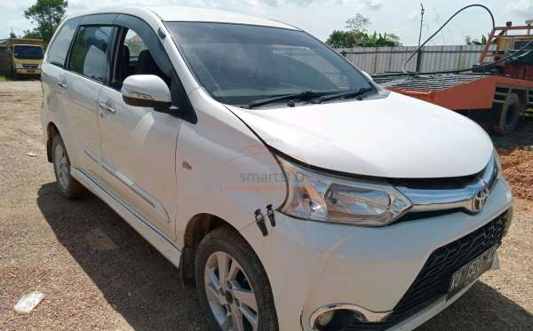 TOYOTA AVANZA VELOZ