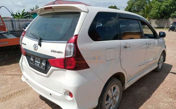 TOYOTA AVANZA VELOZ