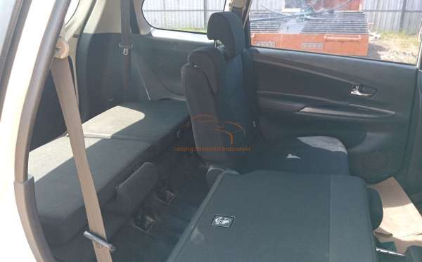 TOYOTA AVANZA VELOZ