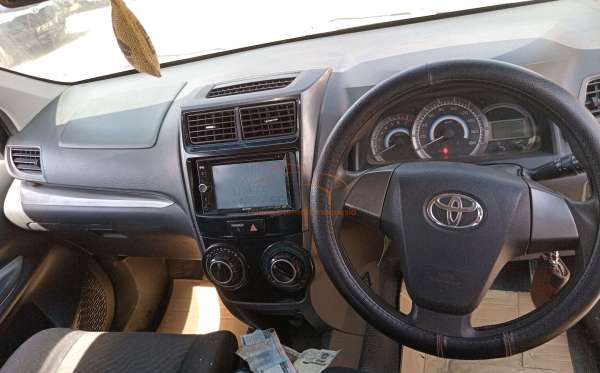 TOYOTA AVANZA VELOZ