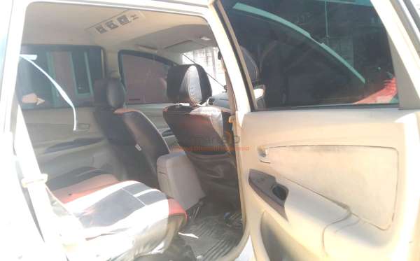 TOYOTA  AVANZA  G