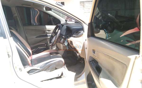 TOYOTA  AVANZA  G