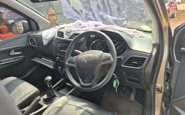 WULING CONFERO S